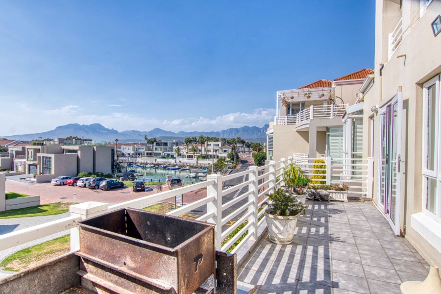 3 Bedroom Property for Sale in Harbour Island Western Cape